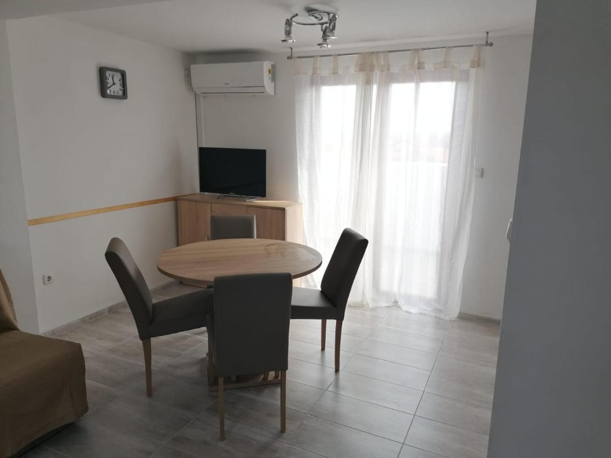 Apartment Niva Nin Bagian luar foto