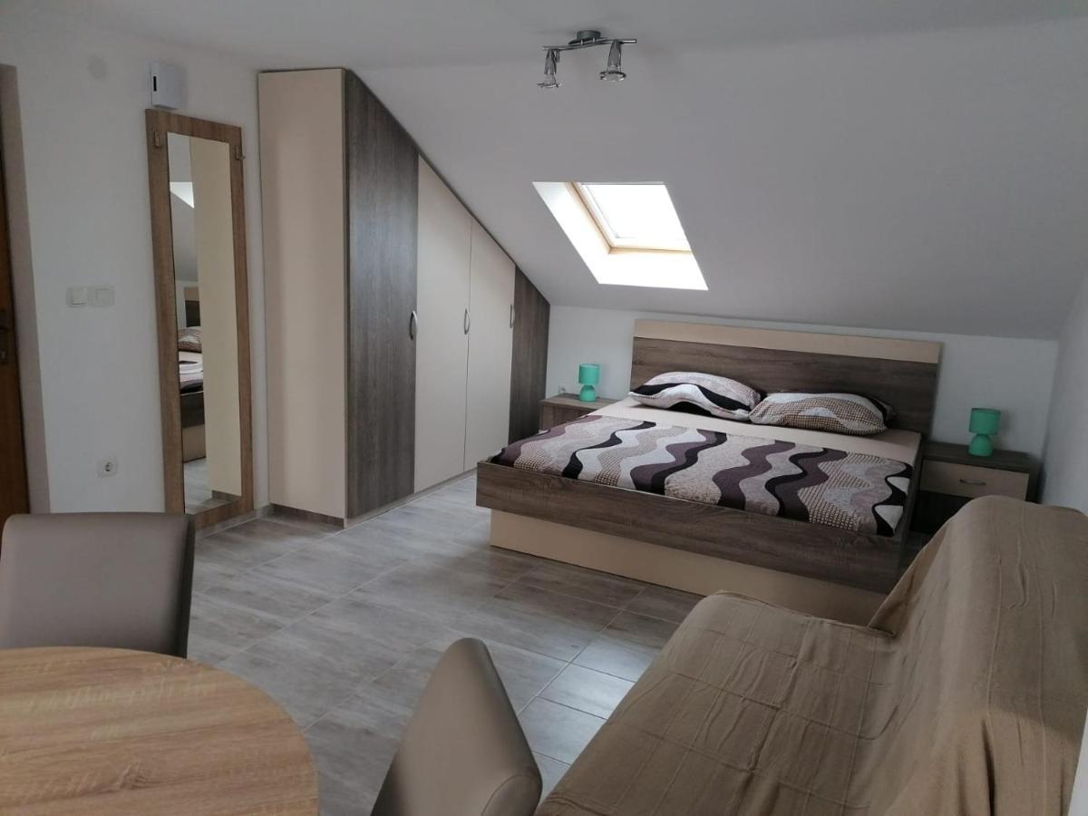 Apartment Niva Nin Bagian luar foto