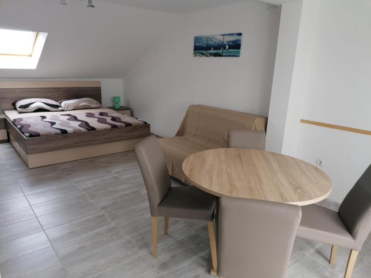 Apartment Niva Nin Bagian luar foto