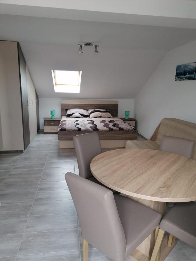 Apartment Niva Nin Bagian luar foto