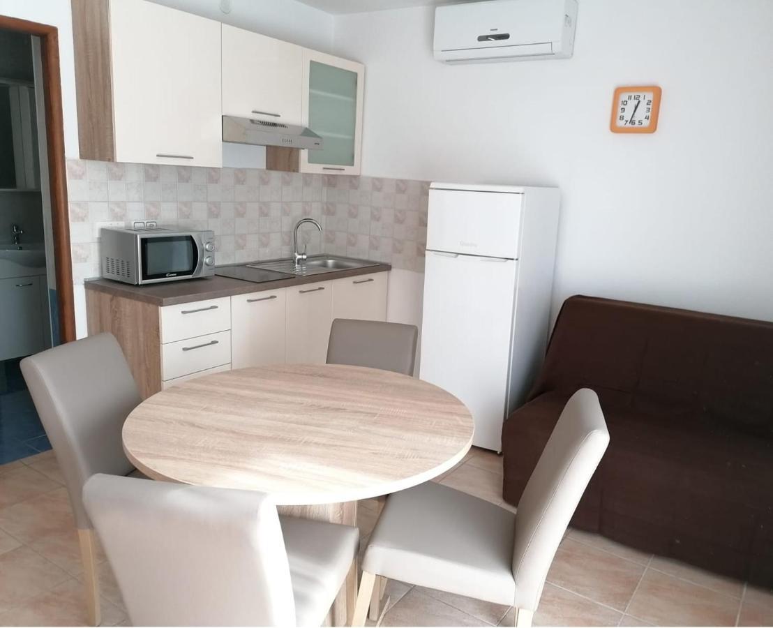 Apartment Niva Nin Bagian luar foto