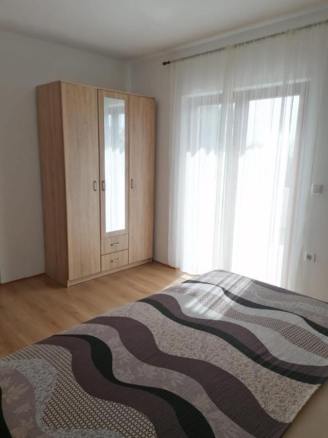 Apartment Niva Nin Bagian luar foto