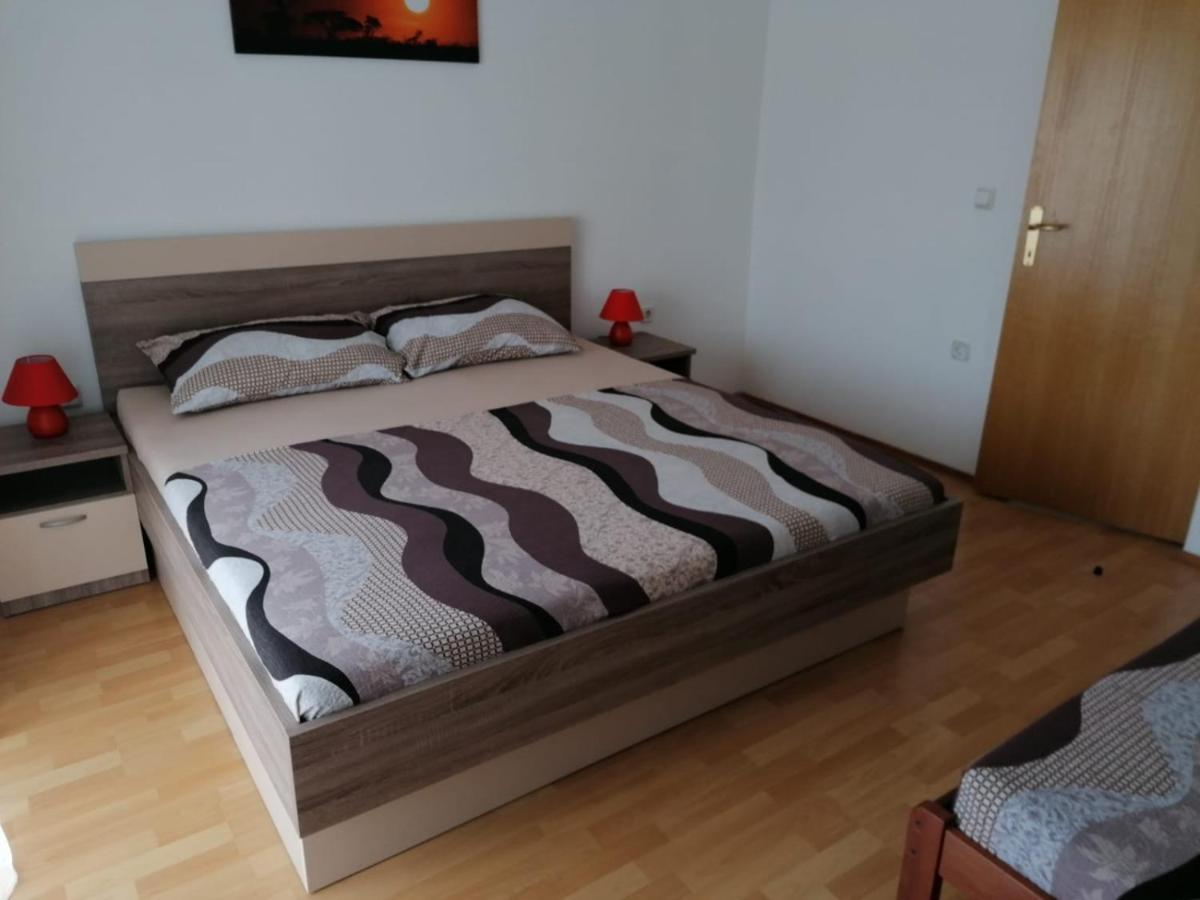 Apartment Niva Nin Bagian luar foto