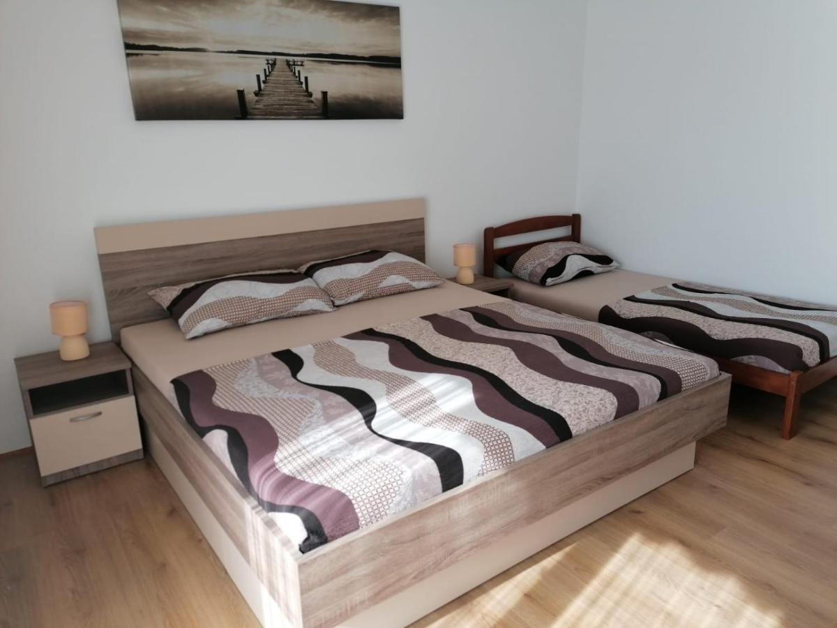 Apartment Niva Nin Bagian luar foto