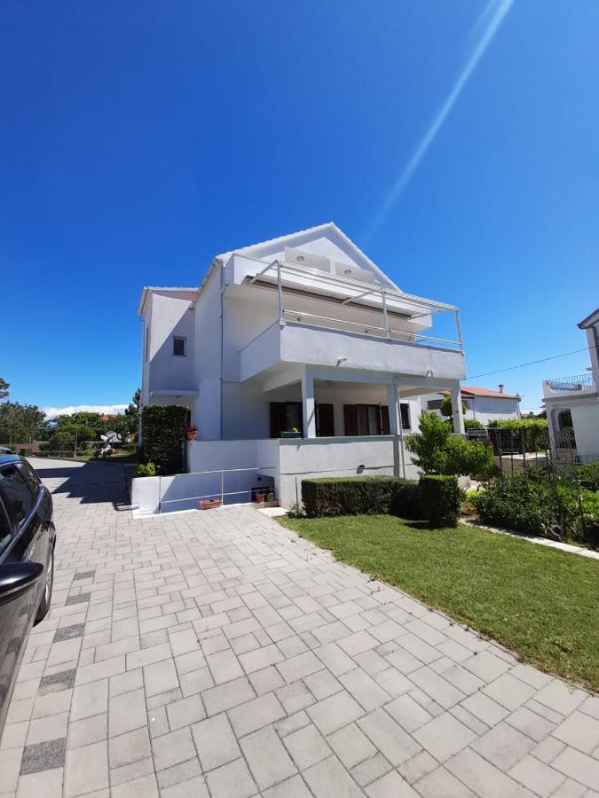 Apartment Niva Nin Bagian luar foto