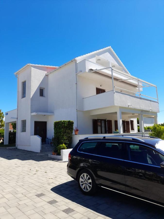 Apartment Niva Nin Bagian luar foto