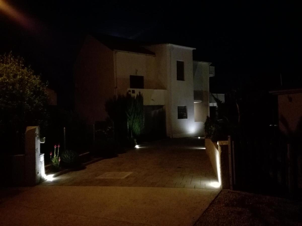Apartment Niva Nin Bagian luar foto