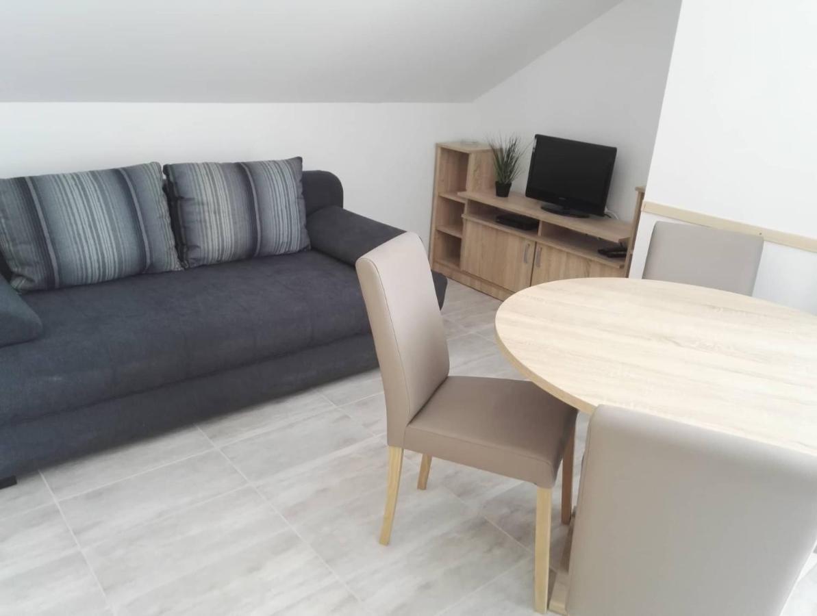 Apartment Niva Nin Bagian luar foto