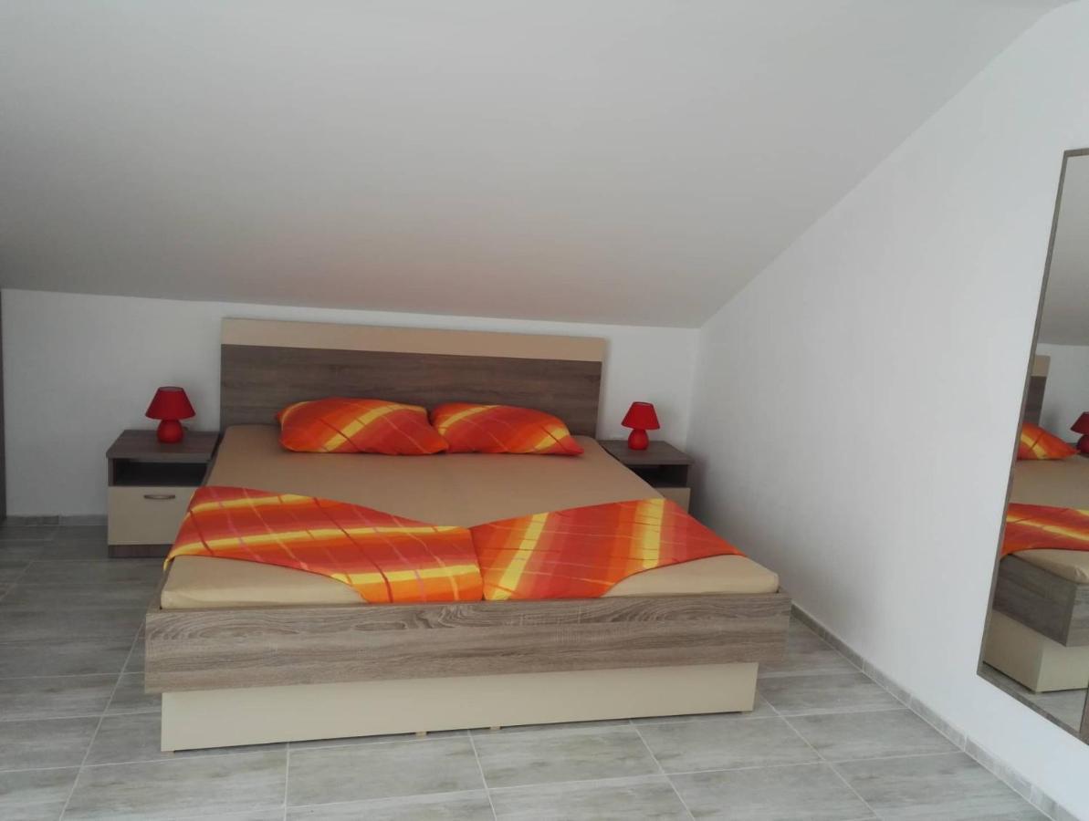 Apartment Niva Nin Bagian luar foto