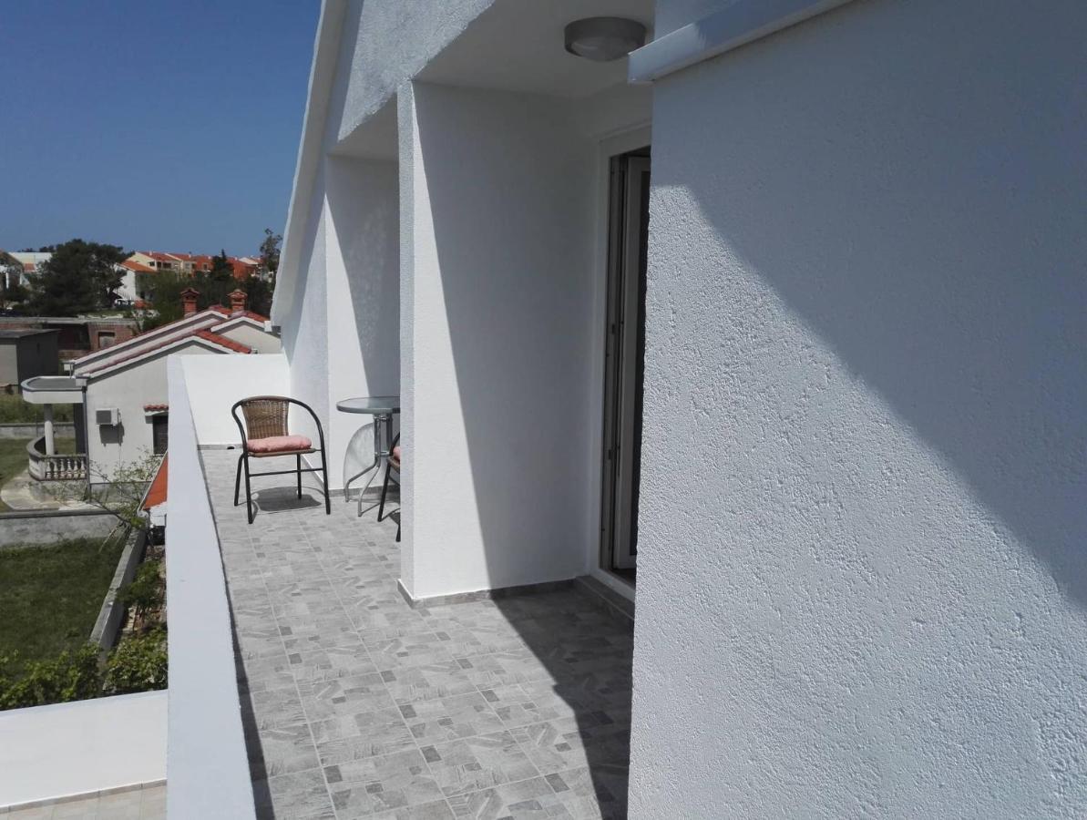 Apartment Niva Nin Bagian luar foto