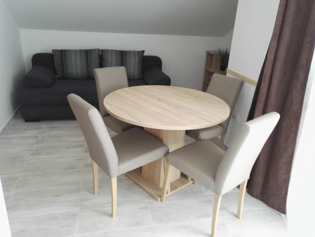 Apartment Niva Nin Bagian luar foto